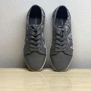 Kenneth Cole New York Boy Size 4 Sneakers